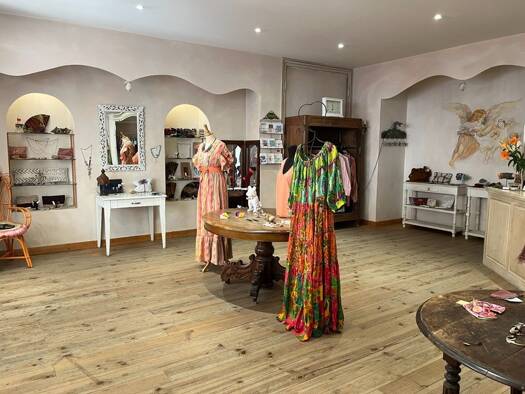 Pret-à-Porter à vendre Fonds de commerce 39 000 € 4 pièces 96 m² de surface de vente Louhans Louhans 71500