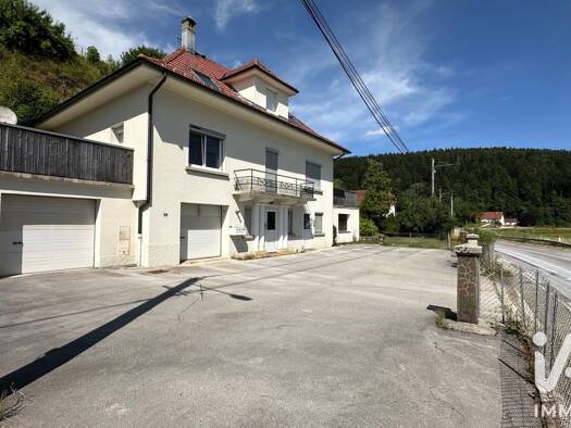 Immeuble à vendre 365 000 € 197,74 m² Sud Morteau 25500