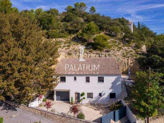 Maison à vendre 510 000 € 4 pièces 3 chambres 145,1 m² 2 042 m² de terrain Gréoux-les-Bains 04800