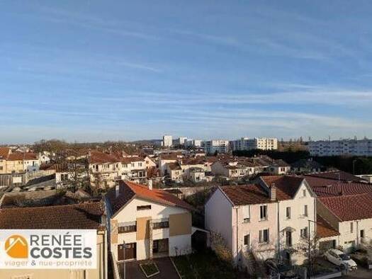 Appartement en viager occupé Bouquet 46 625 € 4 pièces 3 chambres 99 m² Étage 4/4 Saint Max Centre Saint-Max 54130