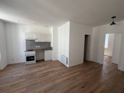 Appartement à louer 500 € 2 pièces 1 chambre 38,29 m² Étage 1/2 Centre Ville Castelsarrasin 82100