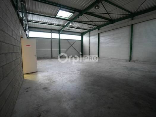 Local d'activités à louer 2 500 € 300 m² d'espace de stockage Nuits-Saint-Georges 21700