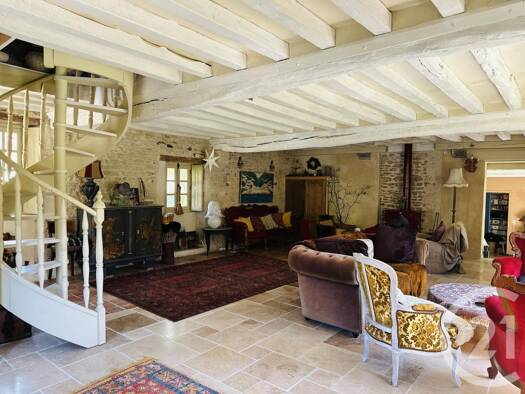 Maison à vendre 442 000 € 7 pièces 3 chambres 205 m² 3 104 m² de terrain Falaise 14700