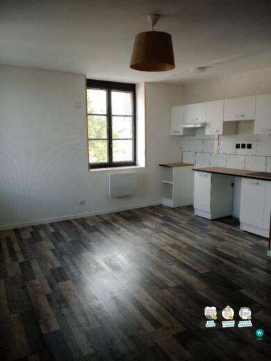 Appartement à louer 610 € 3 pièces 2 chambres 71 m² 2ème étage Ménigoute 79340