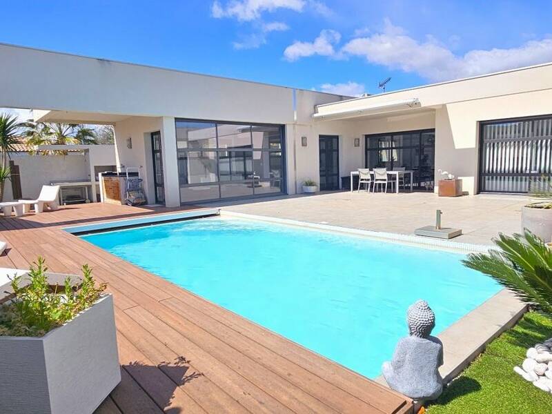 Maison à vendre, 196m², SAINT ESTEVE