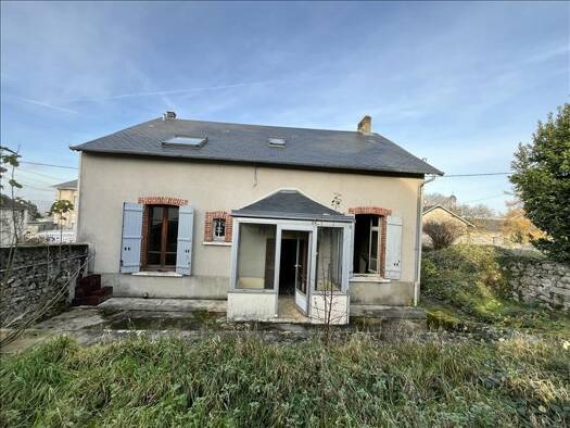 Maison à vendre 56 000 € 5 pièces 2 chambres 122 m² 993 m² de terrain Centre Ville Guéret 23000
