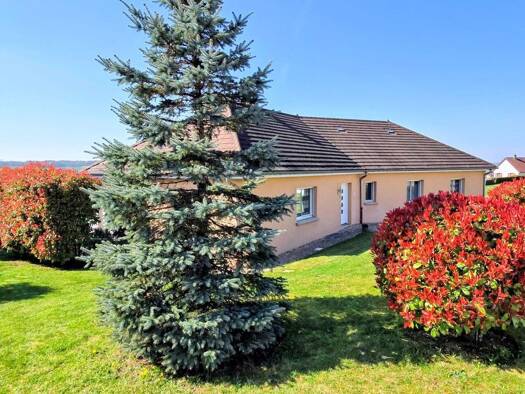 Maison de plain-pied à vendre 335 000 € 5 pièces 4 chambres 178 m² 2 080 m² de terrain Arc-lès-Gray 70100