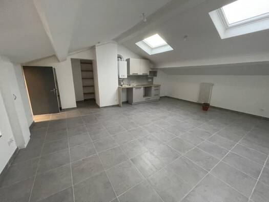 Appartement à louer 872 € 2 pièces 1 chambre 51 m² 4ème étage Centre Nord Oullins 69600