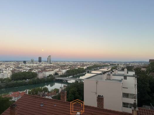 Duplex à vendre 490 000 € 3 pièces 2 chambres 80 m² Étage 4/5 Croix Rousse Gros Caillou Lyon 4ème arrondissement 69004