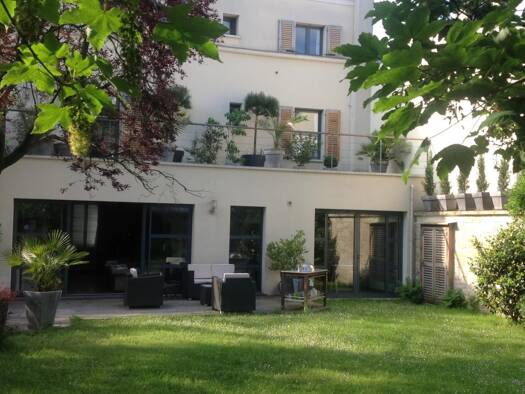 Maison à vendre 2 470 000 € 10 pièces 5 chambres 307 m² 397 m² de terrain La Garenne-Colombes 92250