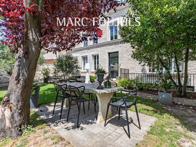 Hôtel particulier à vendre 1 890 000 € 18 pièces 10 chambres 580 m² 920 m² de terrain Sablons Compiègne 60200