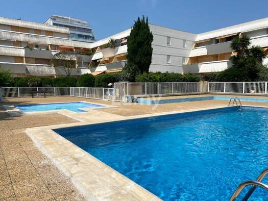 Appartement à louer 1 250 € 3 pièces 60,3 m² Étage 1/2 Centre La Grande-Motte 34280