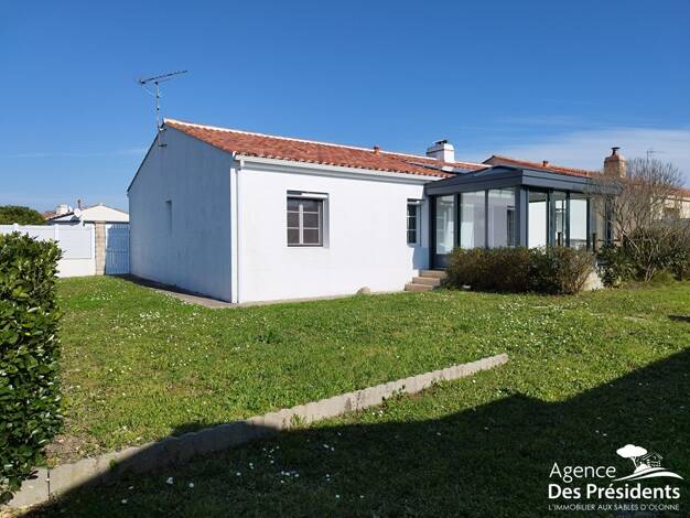 Maison de plain-pied à vendre 478 600 € 5 pièces 4 chambres 118 m² 618 m² de terrain Sud Les Sables-d'Olonne 85340