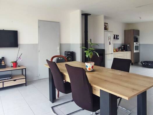 Maison de plain-pied à vendre 180 000 € 5 pièces 3 chambres 99 m² 2 034 m² de terrain Lonzac 17520