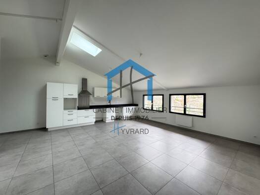 Appartement à louer 905 € 4 pièces 3 chambres 90 m² 2ème étage Fonsala Saint-Chamond 42400