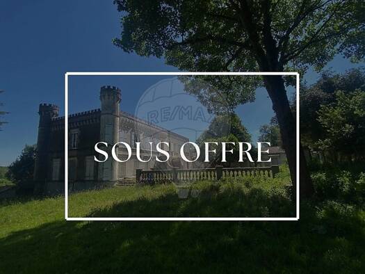 Château à vendre 482 500 € 10 pièces 2 chambres 16 557 m² de terrain La Villedieu 17470