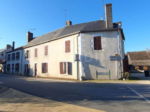 Maison à vendre 56 000 € 5 pièces 3 chambres 115 m² 245 m² de terrain Lere 18240