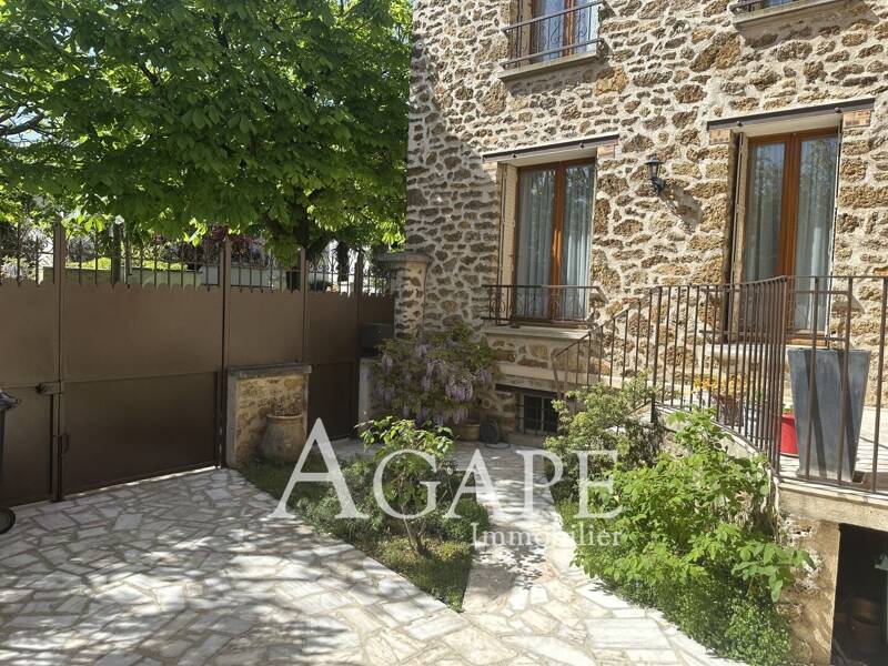 Maison à vendre, 146m², SAINT MAUR DES FOSSES