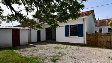 Maison à louer 965 € 3 pièces 2 chambres 59 m² 717 m² de terrain Le Pallet 44330