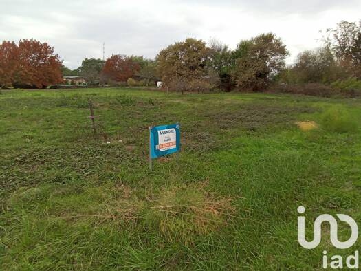 Terrain constructible à vendre 28 500 € 1 502 m² de terrain Saint-Rémy 24700