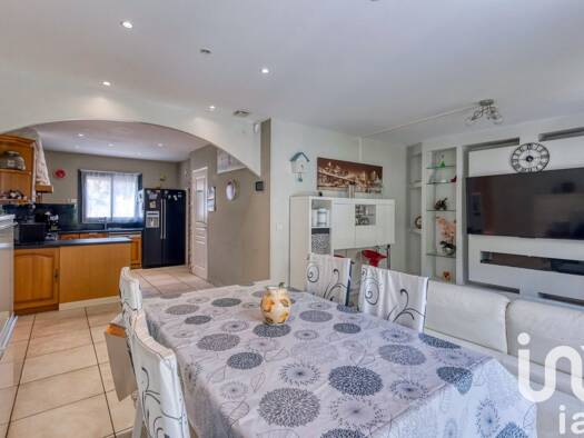 Maison de plain-pied à vendre 395 000 € 5 pièces 4 chambres 97 m² 1 054 m² de terrain Le Champ-près-Froges 38190