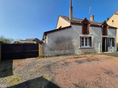 Maison à vendre 64 000 € 3 pièces 2 chambres 77 m² 291 m² de terrain Cluis 36340