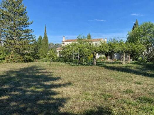 Maison à vendre 1 060 000 € 12 pièces 6 chambres 265 m² 6 489 m² de terrain Paradou 13520