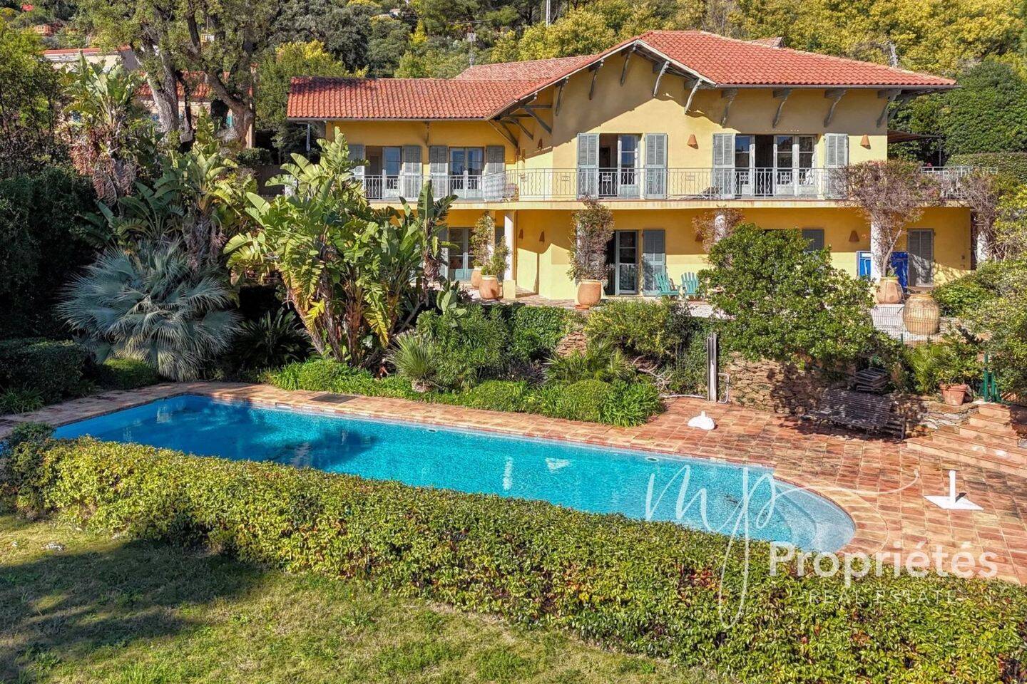 Maison à vendre, 300m², RAYOL CANADEL SUR MER