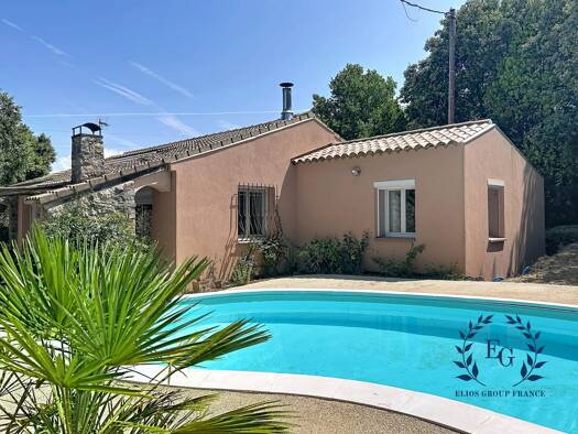 Maison de plain-pied à vendre 381 000 € 5 pièces 3 chambres 100 m² 2 200 m² de terrain Flassans-sur-Issole 83340