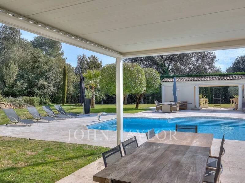 Maison à louer, 240m², VALBONNE