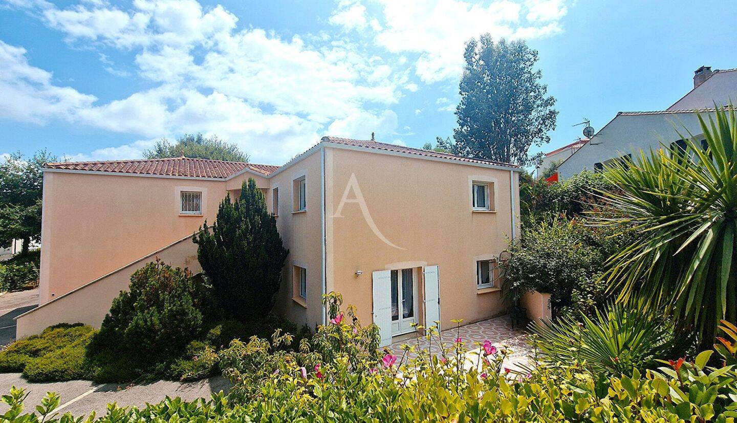 Maison à vendre, 204m², TALMONT SAINT HILAIRE