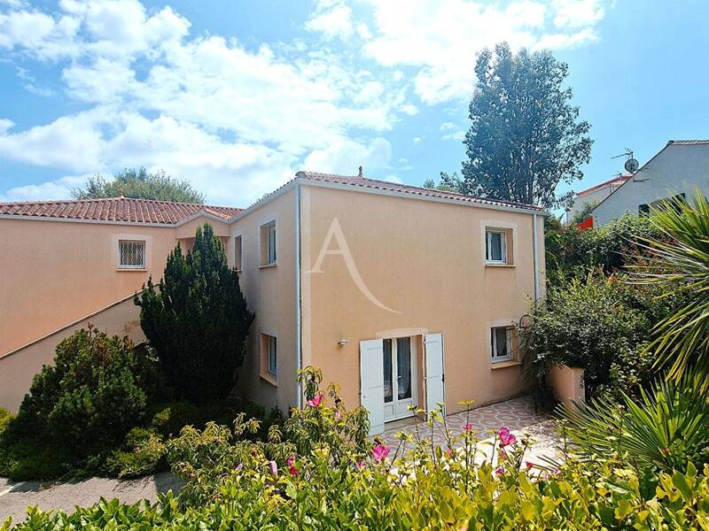 Maison à vendre, 204m², TALMONT SAINT HILAIRE