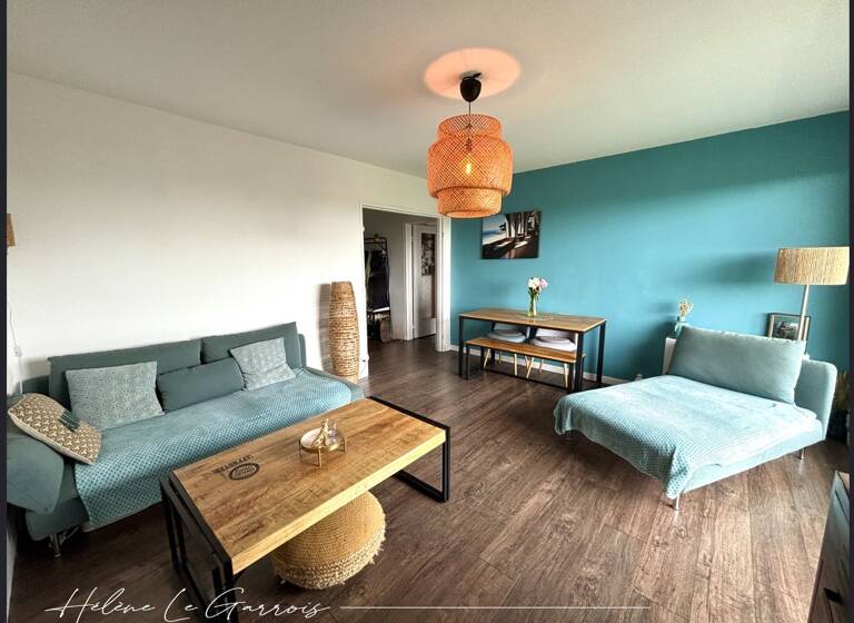 Appartement à vendre 288 500 € 4 pièces 3<br/>chambres 92 m²<br/>superficie 3/10<br/>étage Bordeaux 33200
