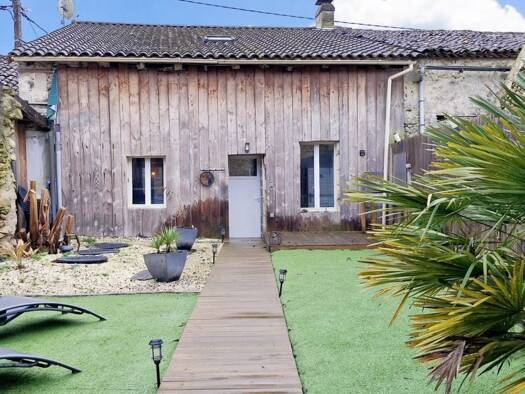 Maison à vendre 174 800 € 6 pièces 4 chambres 120 m² 1 700 m² de terrain Cleyrac 33540