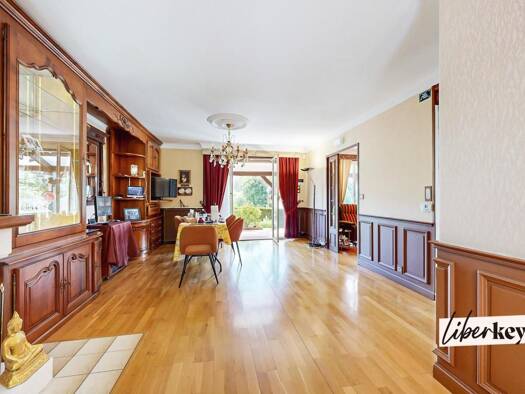 Maison à vendre 439 000 € 8 pièces 6 chambres 215 m² 1 005 m² de terrain Ézy-sur-Eure 27530
