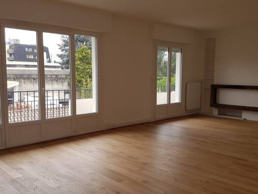 Appartement à louer 1 755 € 4 pièces 3 chambres 111,3 m² 2ème étage Le Bouscat 33110