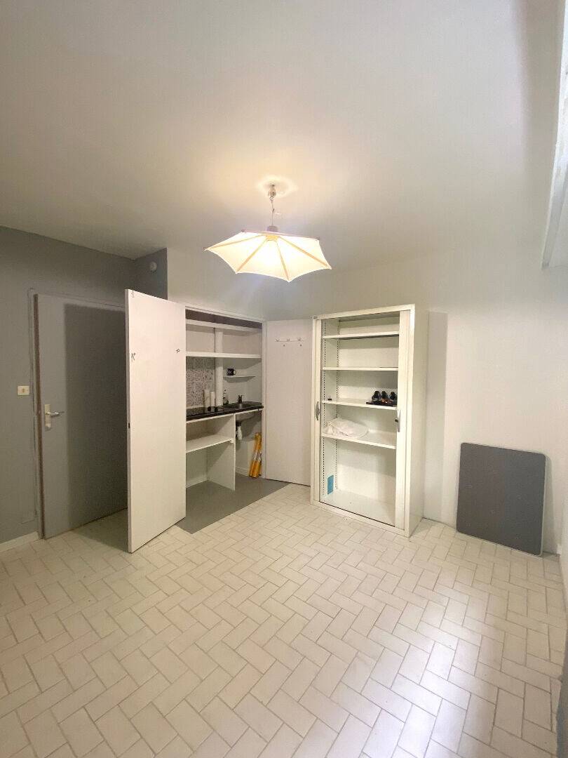 Maison à louer, 17m², SEVRES