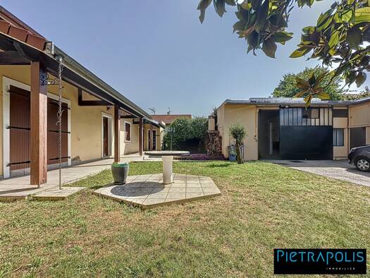 Villa à vendre 560 000 € 4 pièces 3 chambres 135,4 m² 582 m² de terrain Cusset Villeurbanne 69100