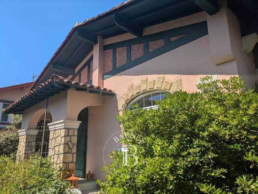 Maison à vendre 980 000 € 8 pièces 5 chambres 195 m² Saint Ferdinand Arcachon 33120
