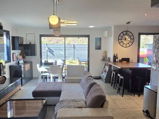 Maison à louer 1 460 € 4 pièces 3 chambres 82 m² 118 m² de terrain Dommartin 69380