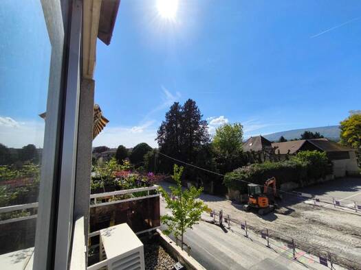 Appartement à vendre 205 000 € 2 pièces 1 chambre 56 m² Étage 1/2 Sud Reignier-Ésery 74930