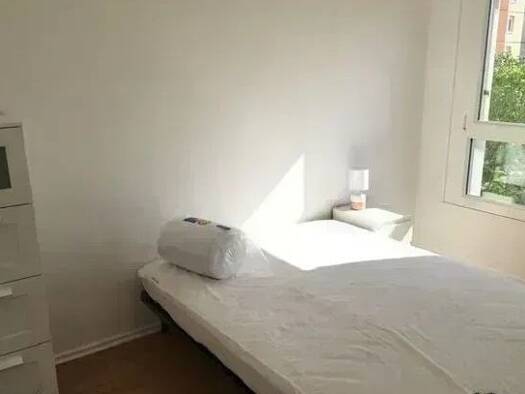 Studio à louer - logement étudiant 540 € 1 pièce 2 chambres 85 m² 3ème étage Talence 33400