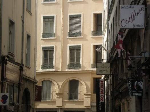 Appartement à louer 1 046 € 4 pièces 3 chambres 71 m² 5ème étage Terreaux Lyon 1er arrondissement 69001