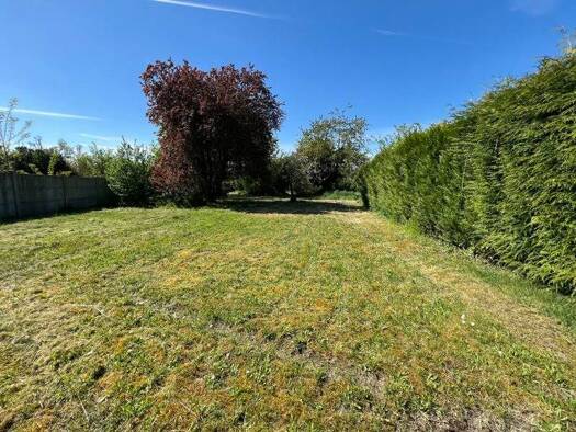 Terrain à vendre 66 780 € 1 304 m² de terrain Lamotte-Beuvron 41600
