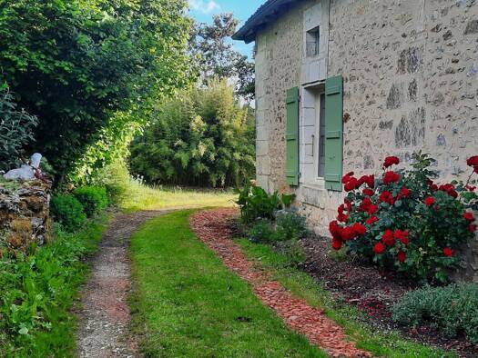 Maison à vendre 220 000 € 4 pièces 2 chambres 130 m² 1 043 m² de terrain Mareuil en Périgord 24340
