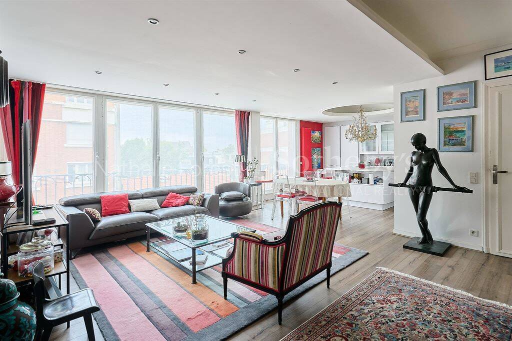Appartement 100 M2 2 chambres un bureau proche Gare — 1