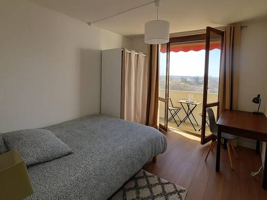 Colocation à louer 390 € 1 pièce 3 chambres 10 m² 11ème étage Dufau-Tourasse Pau 64000