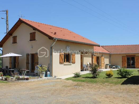 Ferme à vendre 320 000 € 8 pièces 7 chambres 258 m² 1 200 m² de terrain Villecomtal-sur-Arros 32730