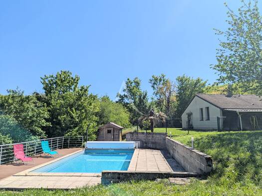 Maison de plain-pied à vendre 198 000 € 6 pièces 4 chambres 103 m² 2 995 m² de terrain Vire-sur-Lot 46700