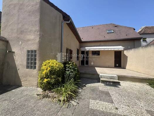 Maison à vendre 208 000 € 5 pièces 3 chambres 105 m² 300 m² de terrain Est Nogent-sur-Seine 10400
